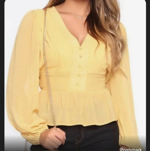 Fashion Nova Tops - ⚘️Nwot Fashion nova 2x polka dot blouse